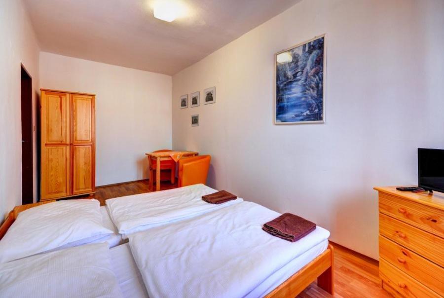 Hotel Hvezda Bruntal Ngoại thất bức ảnh